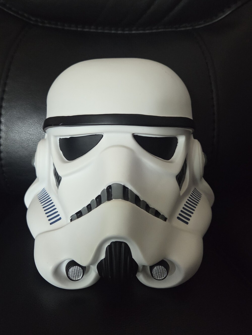 Vintage 2009 Disney Star Wars Stormtrooper Piggy Bank Repilca Helmet